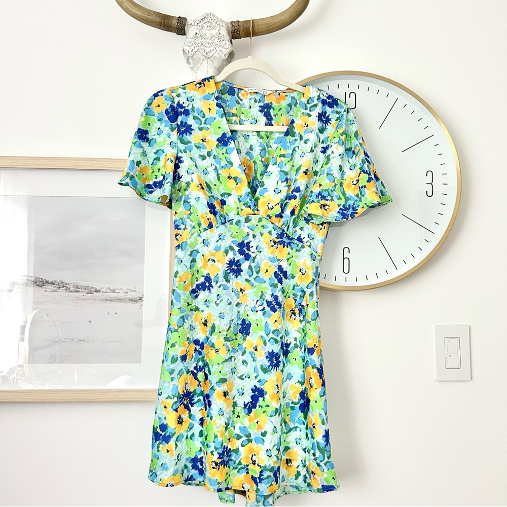 Stradivarius Blue Green Floral Mini Dress XS V-Neck Flutter Sleeve Summer